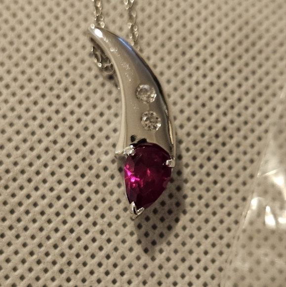 SWAROVSKI CRYSTAL Elements Necklace, NWOT - Picture 6 of 6